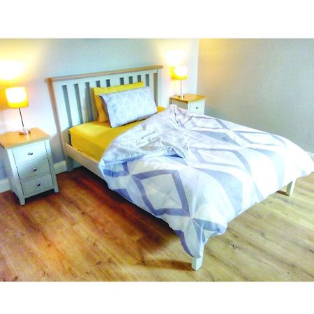 Number 25 Self Catering Apartments Ederney Ardess 外观 照片