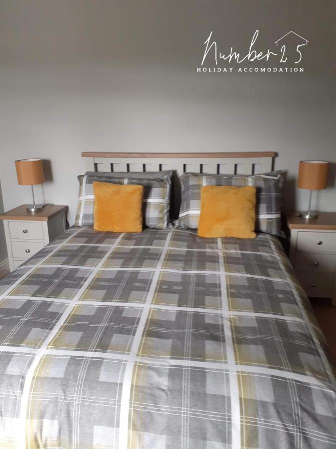 Number 25 Self Catering Apartments Ederney Ardess 外观 照片