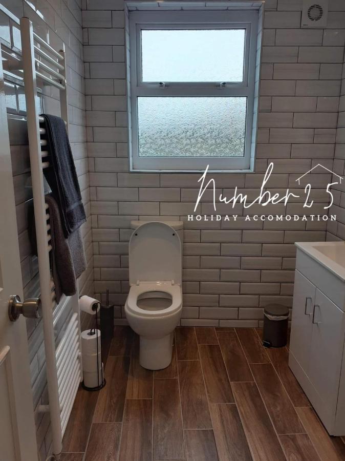 Number 25 Self Catering Apartments Ederney Ardess 外观 照片