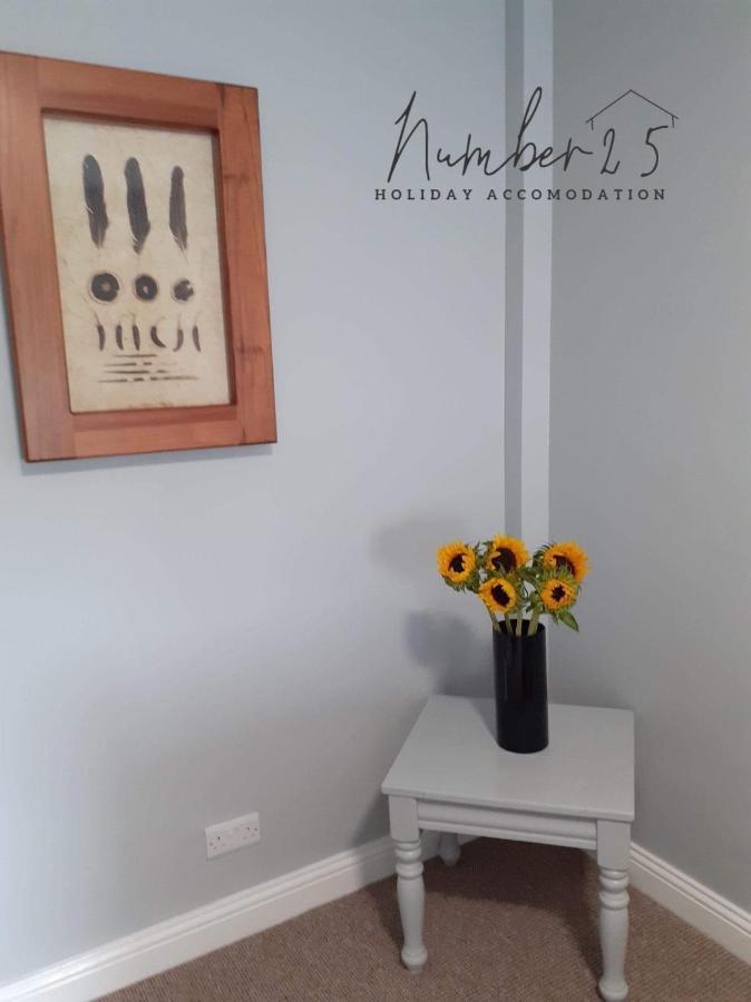 Number 25 Self Catering Apartments Ederney Ardess 外观 照片