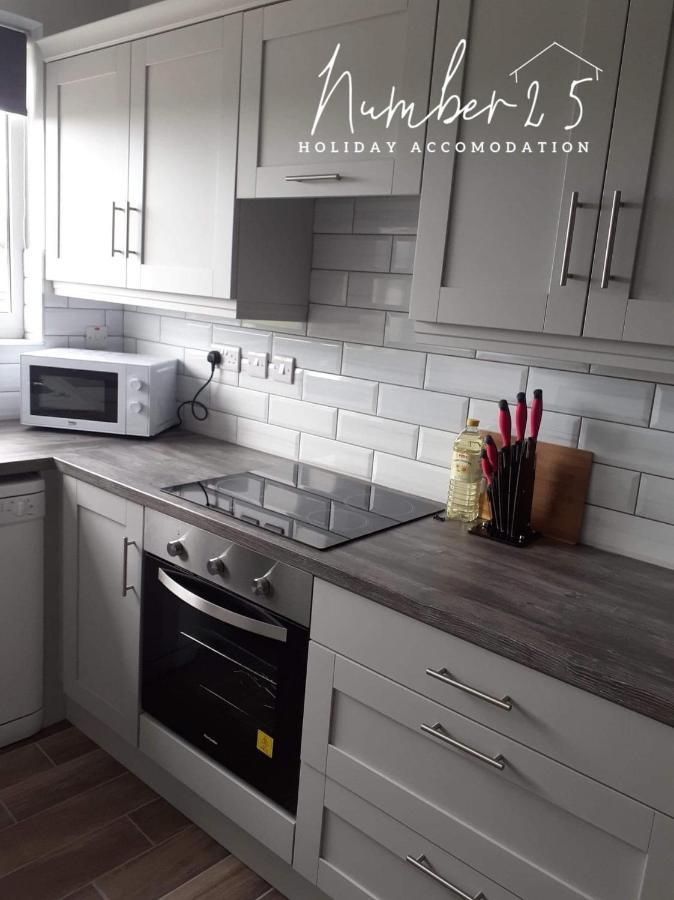 Number 25 Self Catering Apartments Ederney Ardess 外观 照片